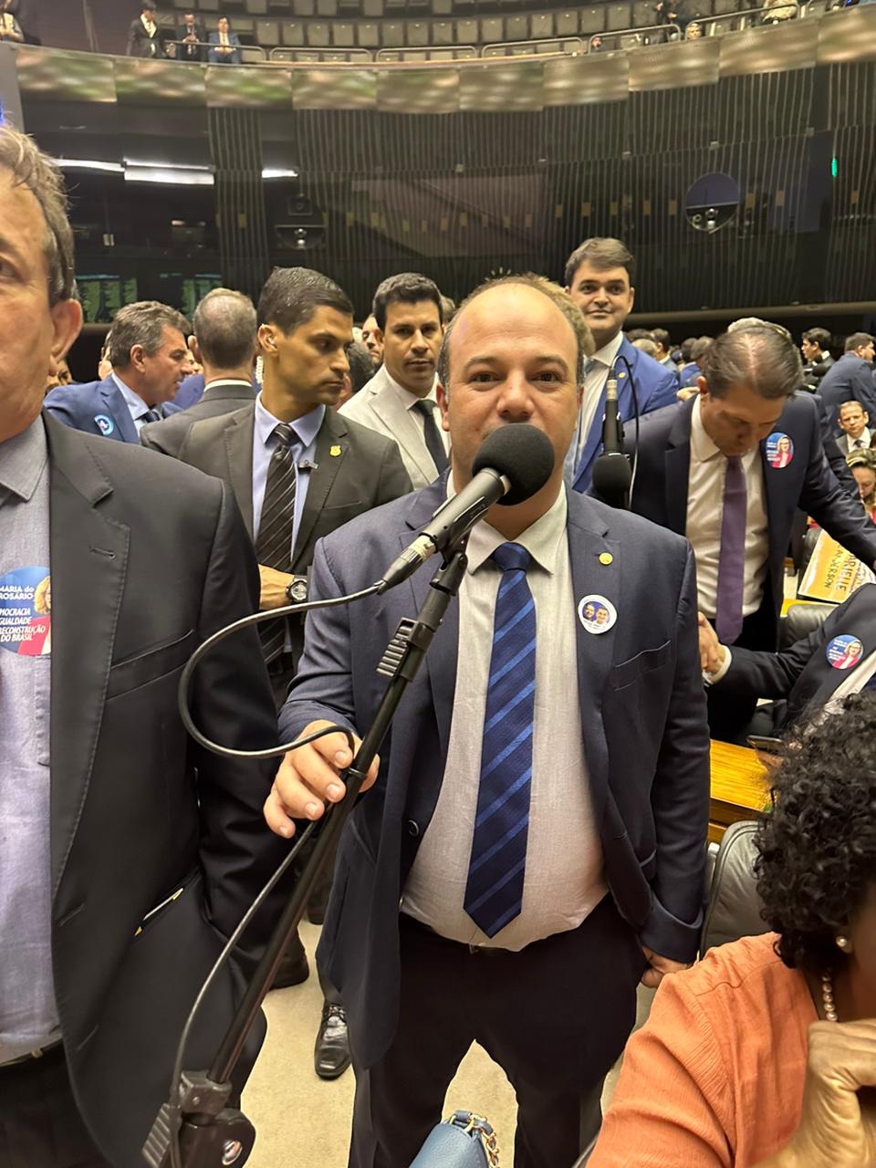 Após 27 anos Itaperunense eleito toma posse na Câmara&nbsp;Federal