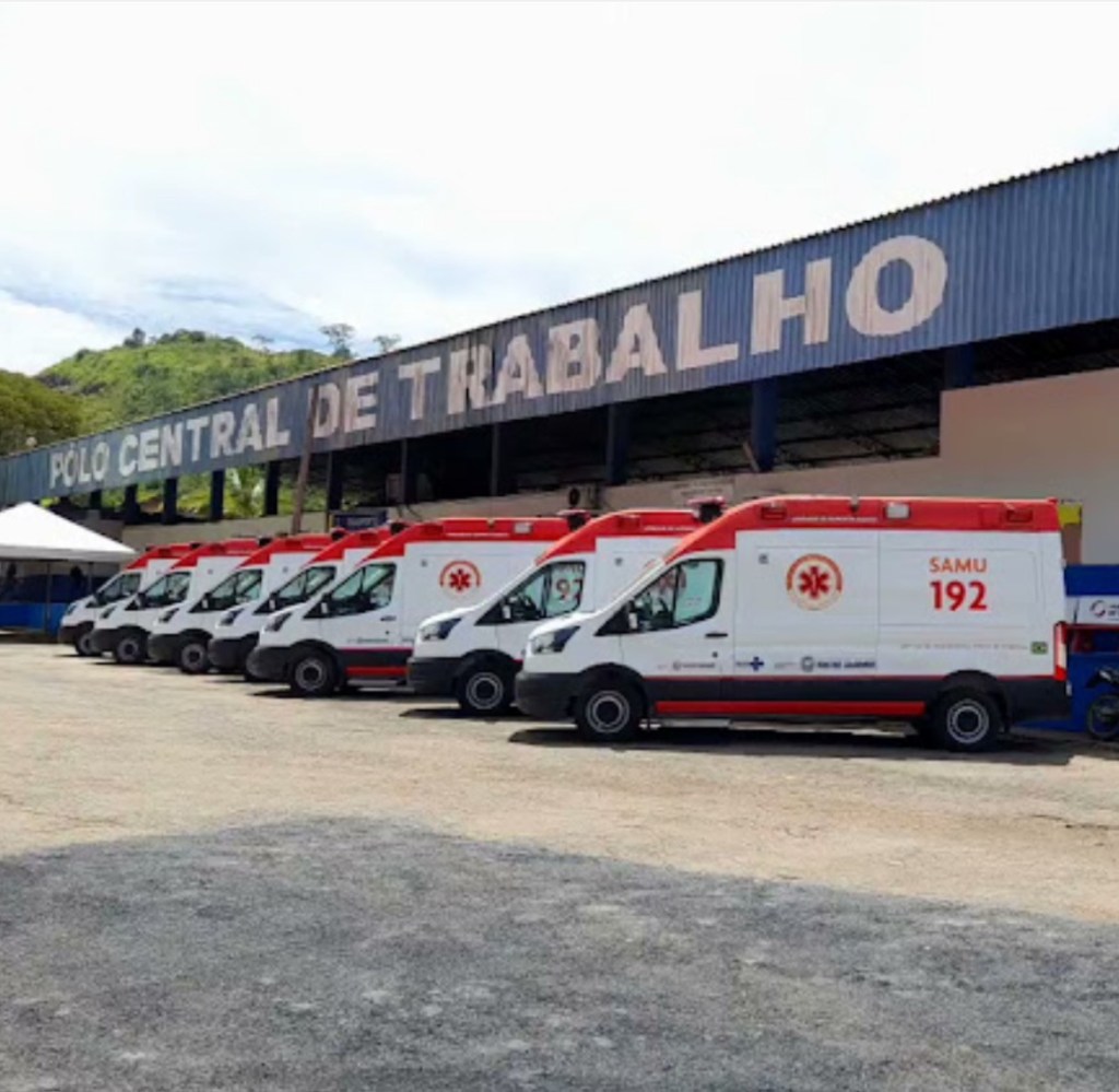 Itaperuna-RJ recebeu 3 ambulâncias UTI com custeio de 100% pelo Governo do Estado(veja&nbsp;vídeo)