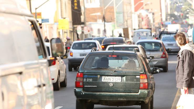 Aumento de IPTU e IPVA será por decreto municipal reforma tributária aprovada