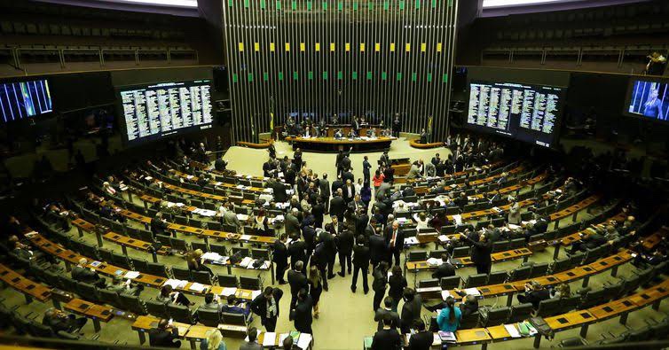 STF forma maioria para determinar revisão do número de&nbsp;deputados
