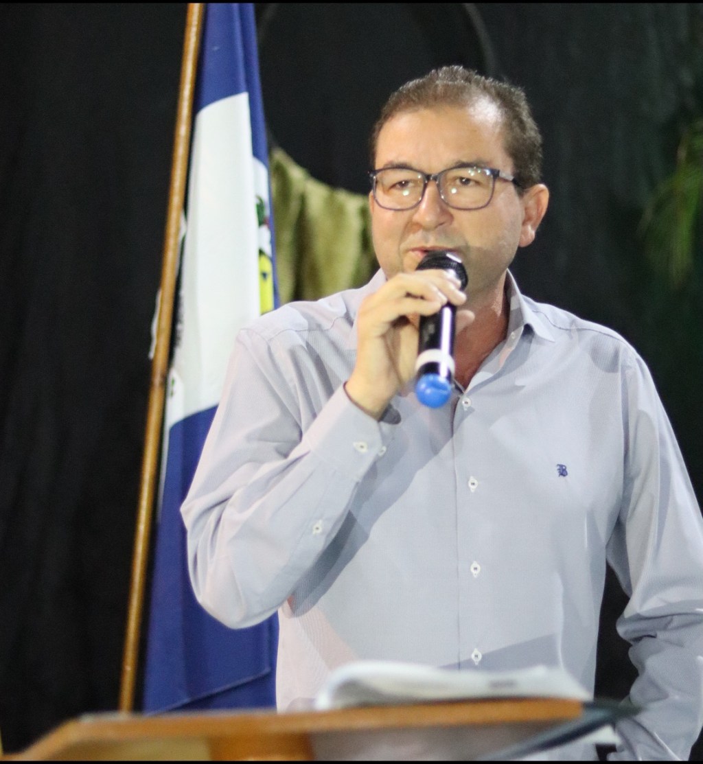 PC soprando velinhas