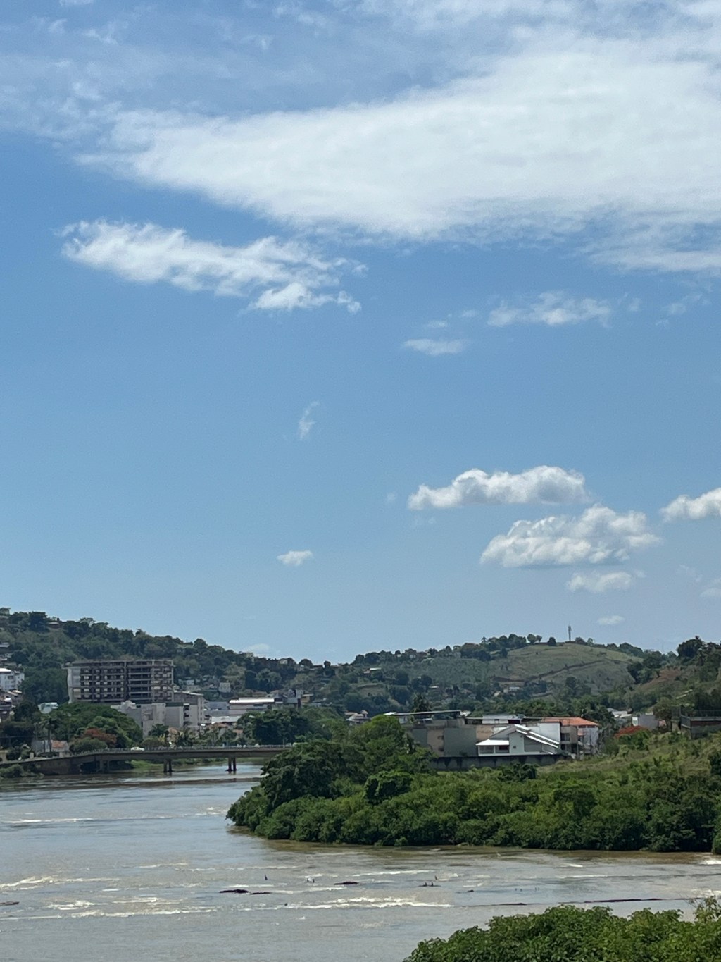 As Nuvens da Política&nbsp;Itaperunense