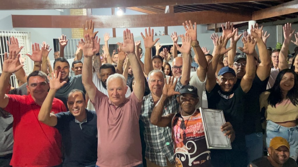 Reunião no Distrito de Retiro foi páreo em público a 2 grupos&nbsp;oposicionistas.